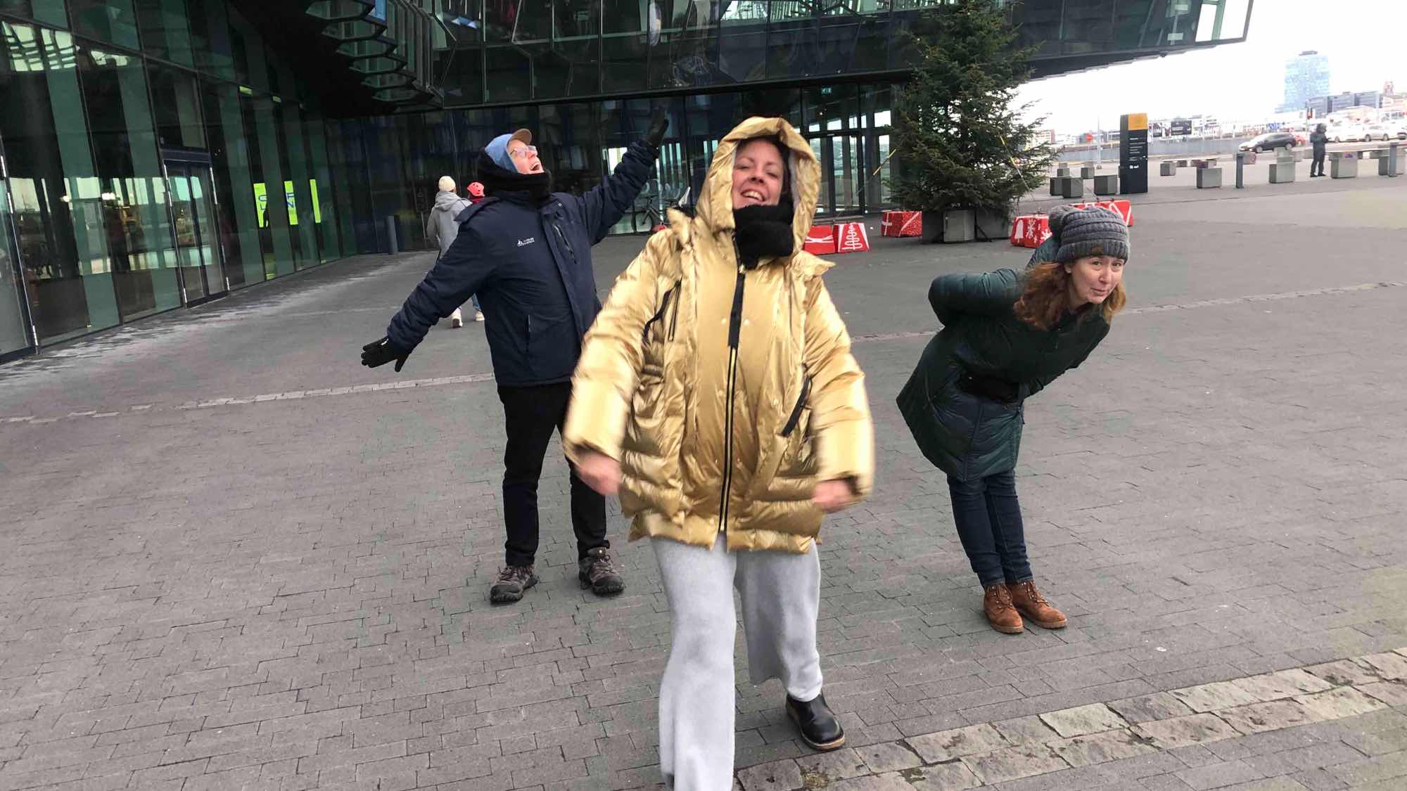 รูปภาพการล่าสมบัติ&colon; การล่าสมบัติที่จัตุรัสอิงโกลฟูร์