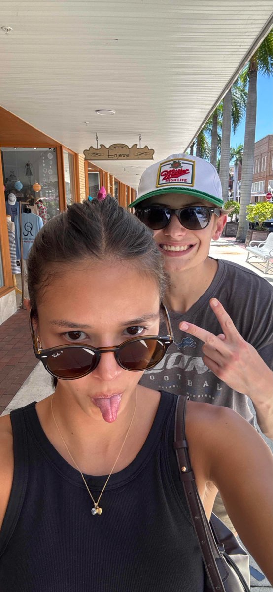 team building scavenger hunt