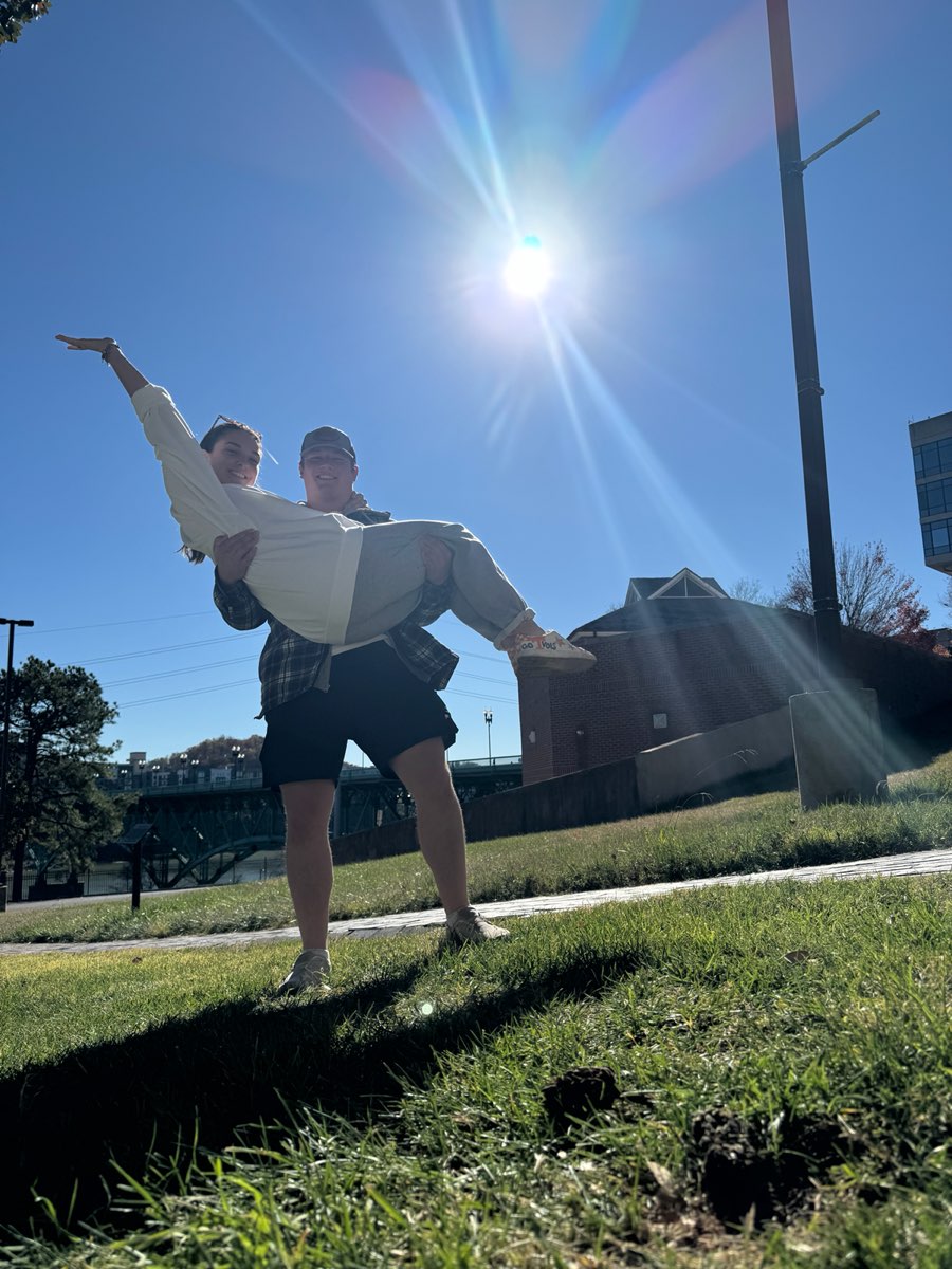 Knoxville Bar Crawl scavenger hunt photos