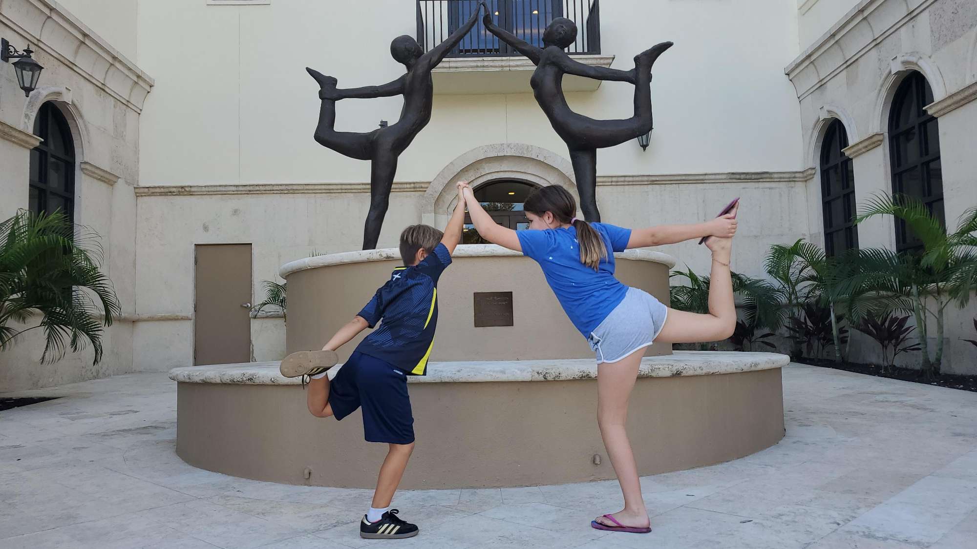 Sarasota Bar Crawl scavenger hunt photos