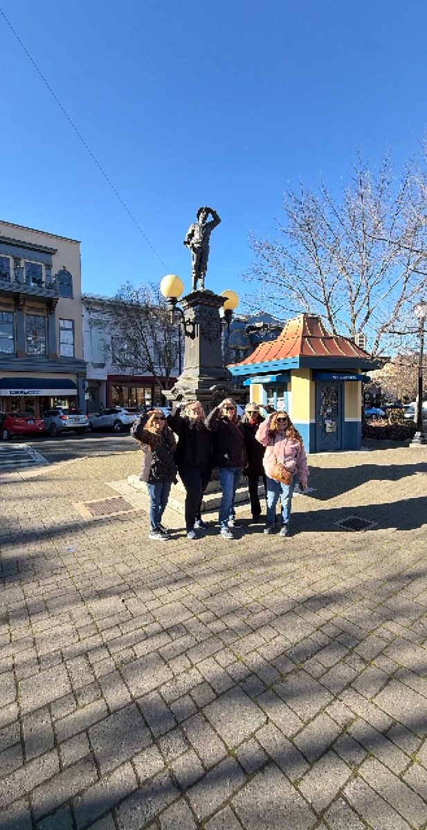 &Phi;&omega;&tau;&omicron;&gamma;&rho;&alpha;&phi;ί&epsi;&sigmav; &kappa;&upsi;&nu;&eta;&gamma;&iota;&omicron;ύ &theta;&eta;&sigma;&alpha;&upsi;&rho;&omicron;ύ &sigma;&tau;&omicron; Ashland Oregon