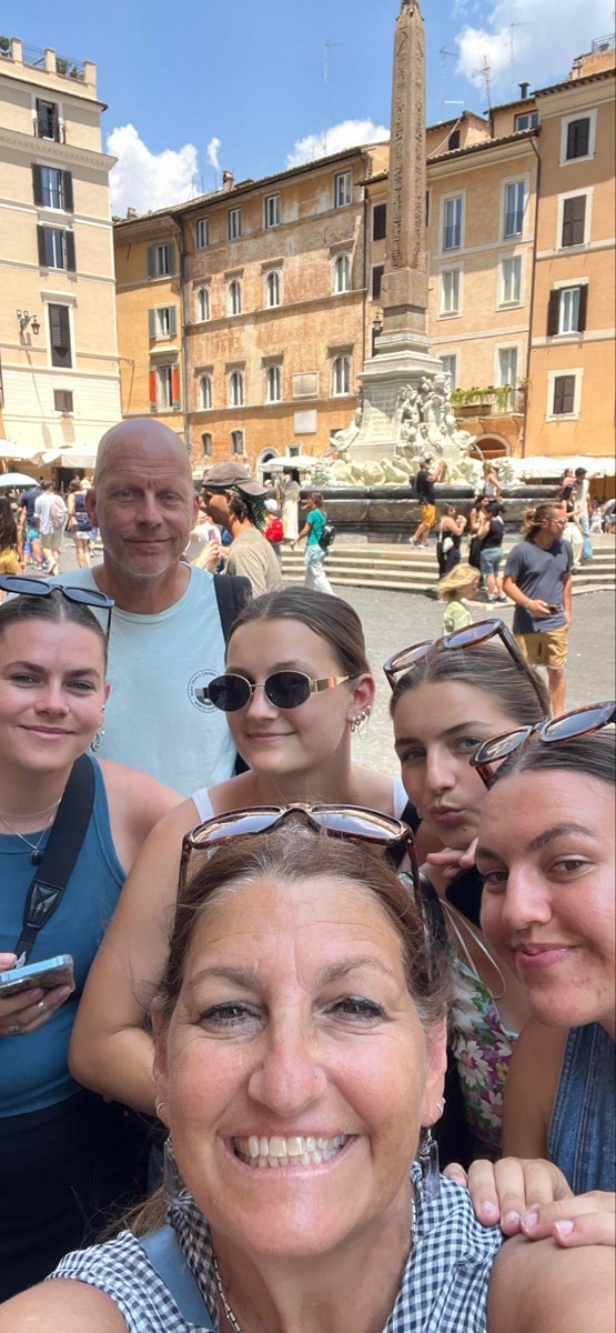 team building scavenger hunt