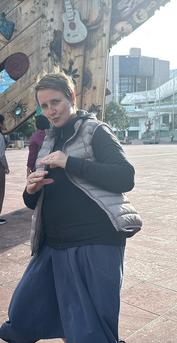 team building scavenger hunt