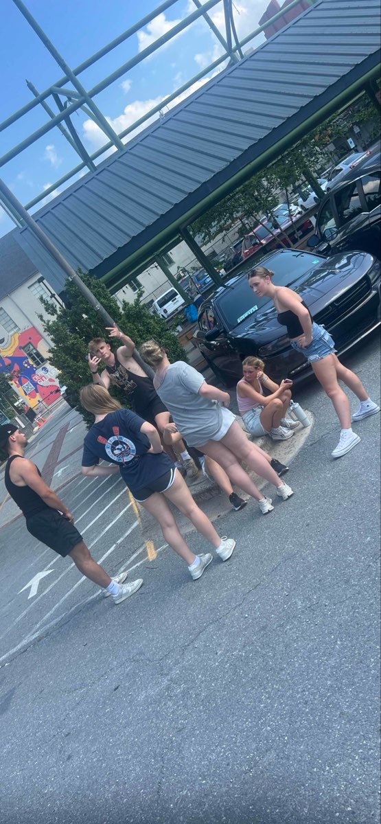 team building scavenger hunt