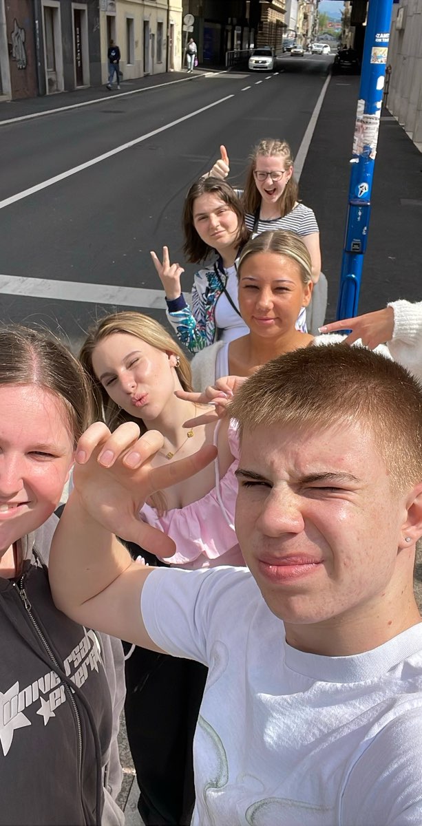 team building scavenger hunt