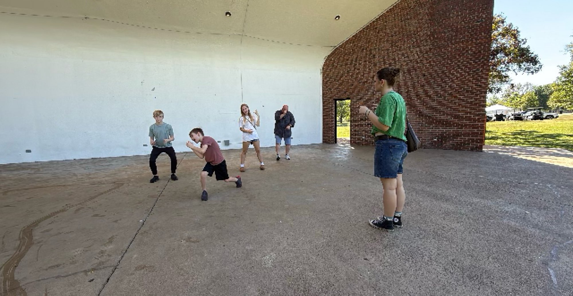 team building scavenger hunt