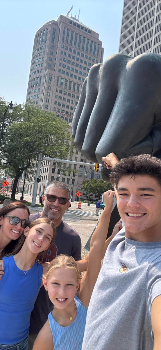 Detroit Ghost Tour scavenger hunt photos