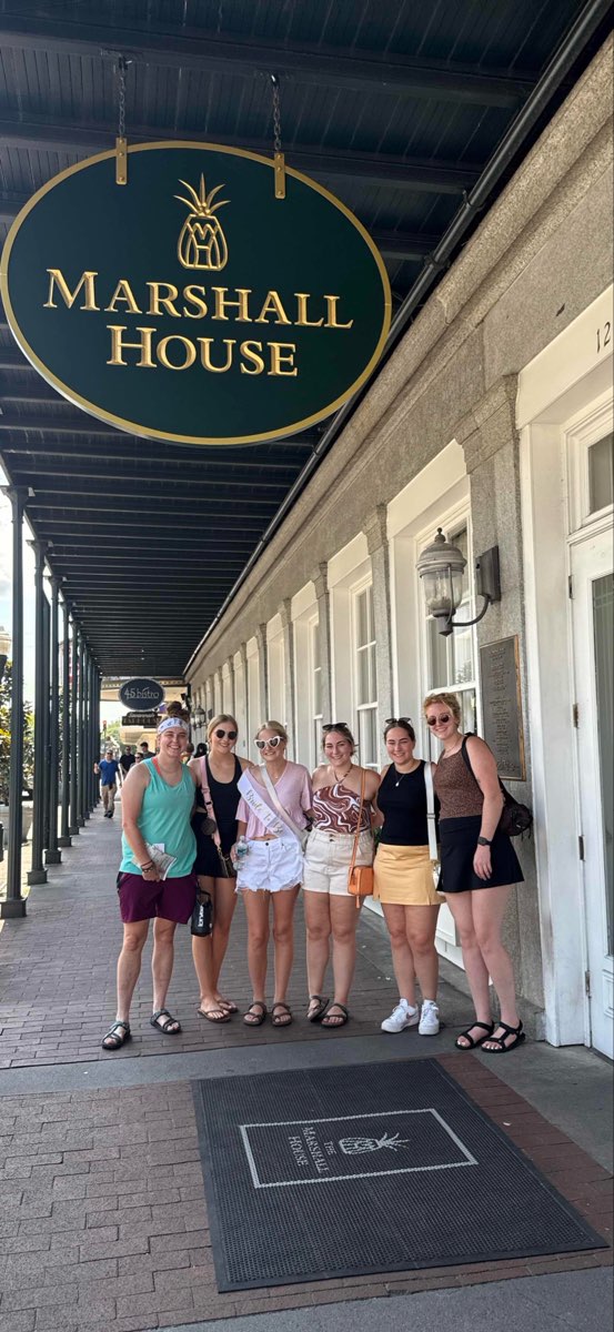 Savannah Georgia Bar Crawl scavenger hunt photos