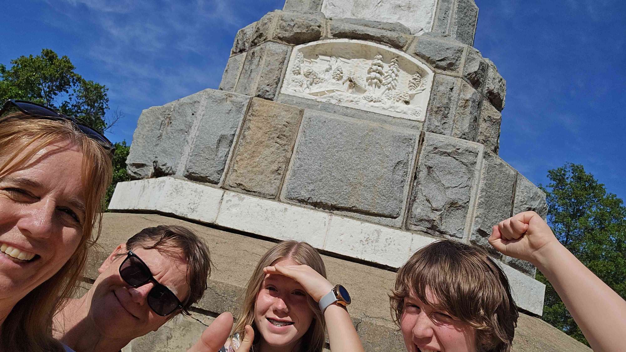 Zdjęcia z gry terenowej Coloma Scavenger Hunt