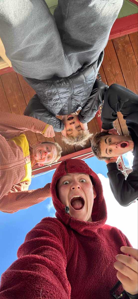 team building scavenger hunt