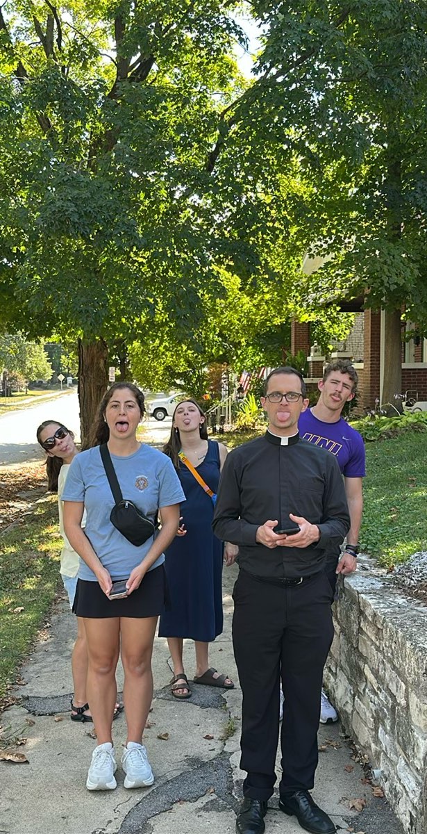 Saint Charles Scavenger Hunt scavenger hunt photos