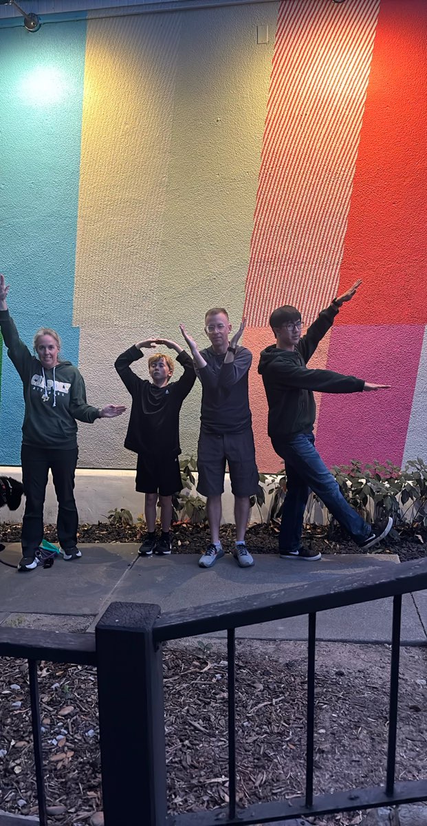 Zdjęcia z gry terenowej na California Polytechnic State University