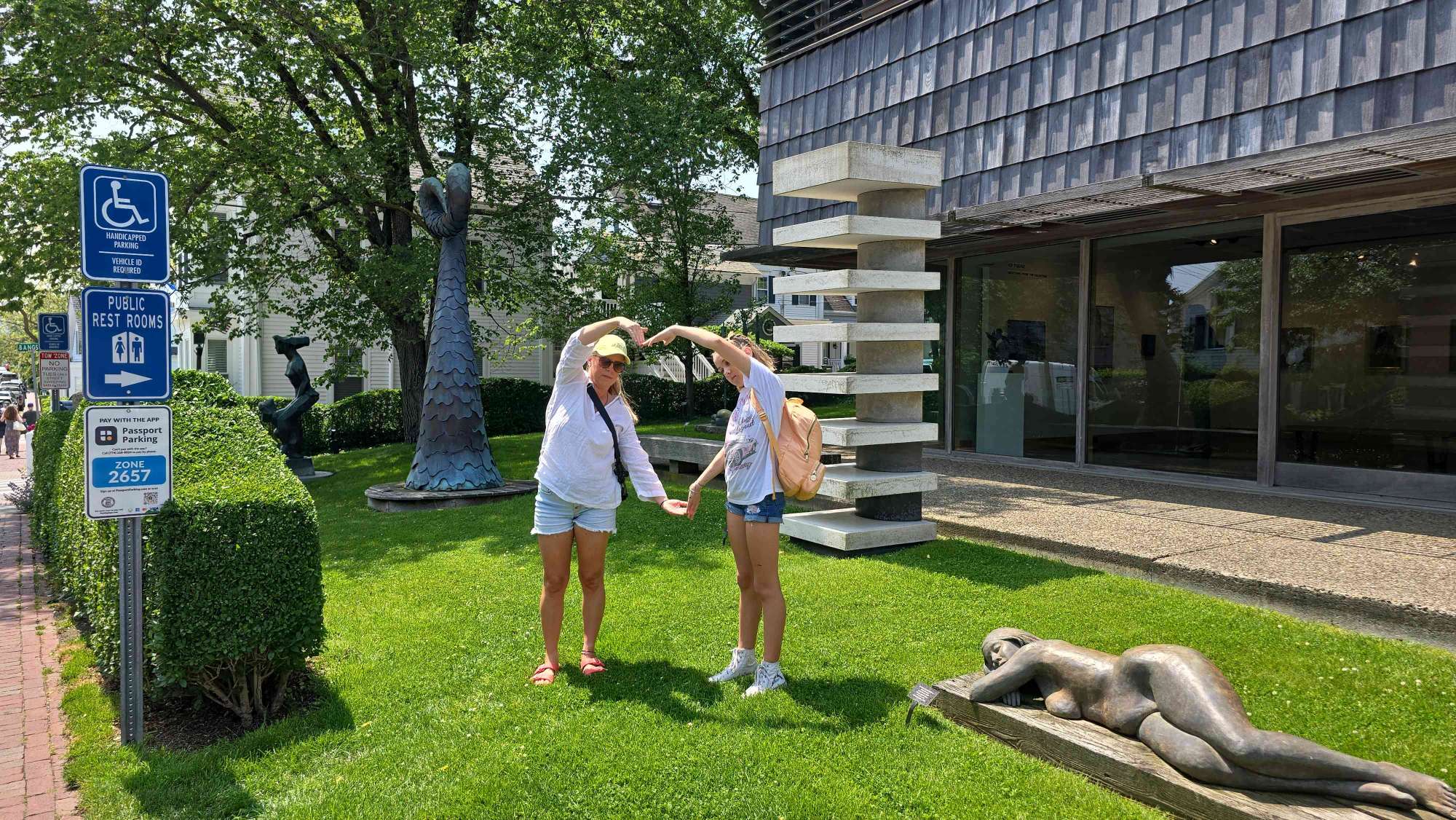 team building scavenger hunt