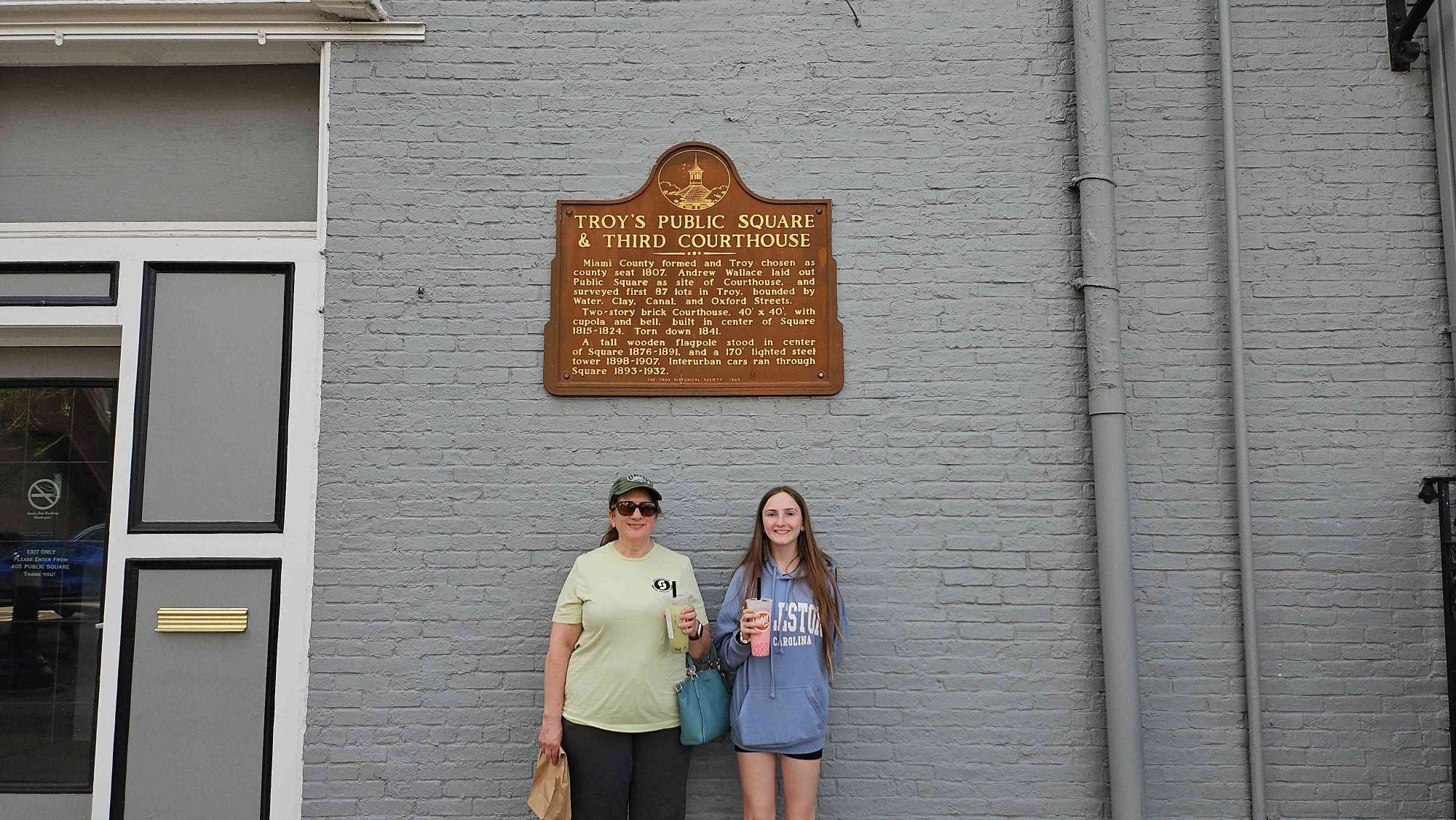 &Phi;&omega;&tau;&omicron;&gamma;&rho;&alpha;&phi;ί&epsi;&sigmav; &alpha;&pi;ό &tau;&omicron; &Kappa;&upsi;&nu;ή&gamma;&iota; &Theta;&eta;&sigma;&alpha;&upsi;&rho;&omicron;ύ &tau;&omicron;&upsi; &Tau;&rho;&omicron;ί&alpha;&sigmav; &Omicron;&chi;ά&iota;&omicron;