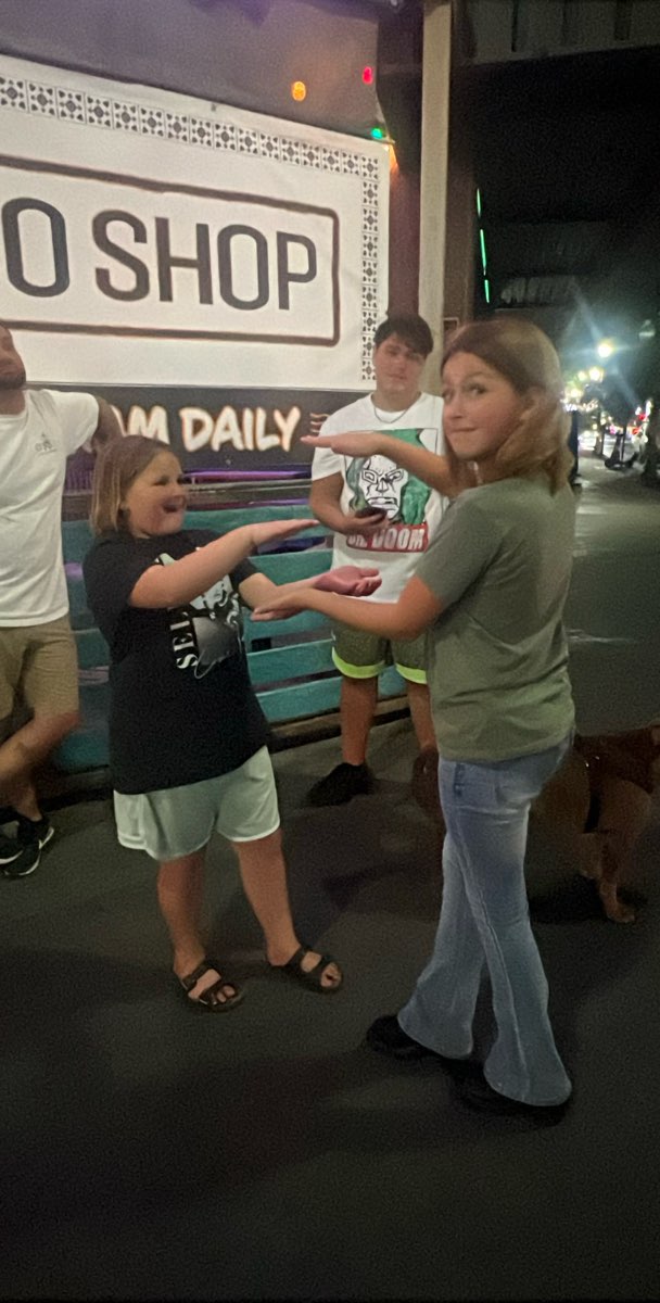 team building scavenger hunt