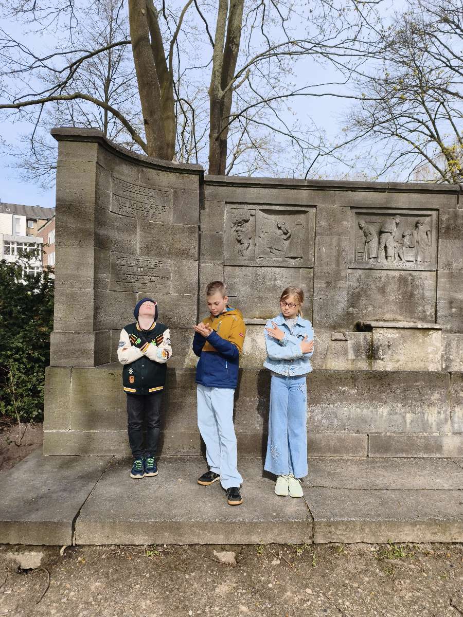 team building scavenger hunt