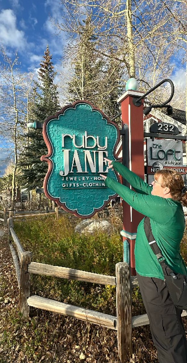 team building scavenger hunt