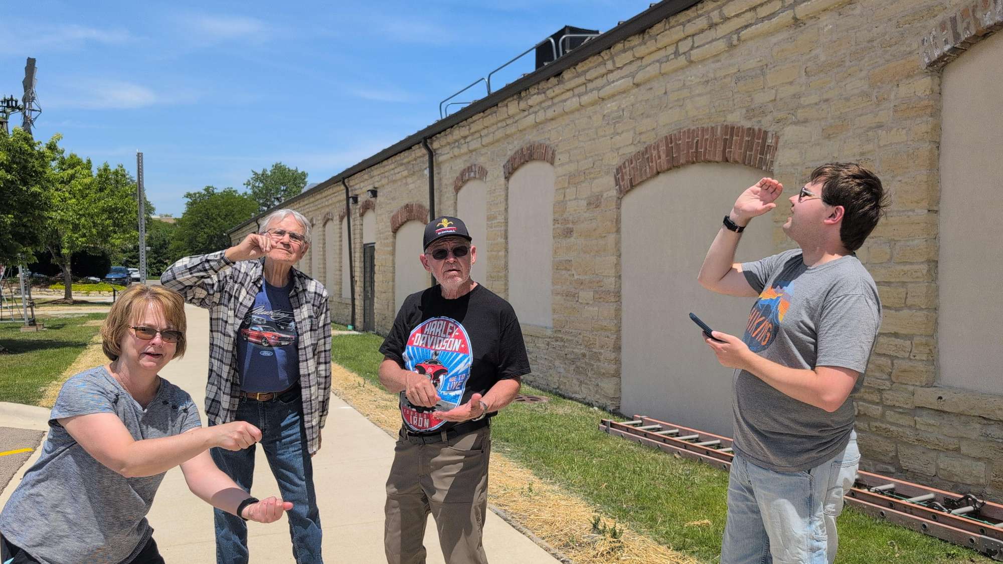 team building scavenger hunt