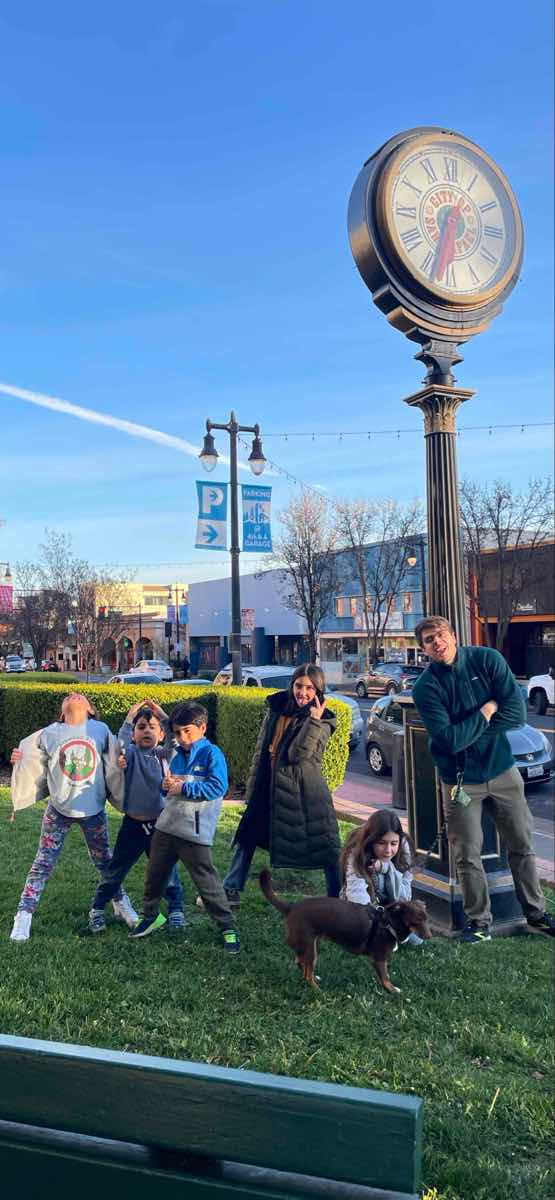 Fotky z lovu na&lbrace;&NewLine;    "1"&colon; "Baku Scavenger Hunt byla &uacute;&zcaron;asn&aacute; venkovn&iacute; aktivita centrem m&ecaron;sta&period; Bavilo n&aacute;s zkou&scaron;et sami sebe a z&aacute;rove&ncaron; obdivovat um&ecaron;n&iacute;&comma; jako je socha A&scaron;iga Alagsara a m&iacute;stn&iacute; n&aacute;st&ecaron;nn&eacute; malby&period;"&comma;&NewLine;    "2"&colon; "Prozkoumejte nejlep&scaron;&iacute; atrakce v Columbii v Ji&zcaron;n&iacute; Karol&iacute;n&ecaron; a objevte ikonick&eacute; pam&aacute;tky a skryt&eacute; poklady&period; Od historick&yacute;ch univerzitn&iacute;ch are&aacute;l&uring; po z&aacute;hadn&eacute; p&rcaron;&iacute;b&ecaron;hy na komentovan&yacute;ch prohl&iacute;dk&aacute;ch&comma; prohl&iacute;dka pam&aacute;tek zde znamen&aacute;&comma; &zcaron;e ka&zcaron;d&aacute; n&aacute;v&scaron;t&ecaron;va je nezapomenuteln&aacute;&period;"&comma;&NewLine;    "3"&colon; "Mapa v&ecaron;c&iacute;&comma; kter&eacute; m&uring;&zcaron;ete d&ecaron;lat v Crawfordsville"&comma;&NewLine;    "4"&colon; "D&uring;v&ecaron;&rcaron;ujte nad&scaron;en&iacute; spokojen&yacute;ch pr&uring;zkumn&iacute;k&uring;&comma; kte&rcaron;&iacute; si u&zcaron;ili na&scaron;e aktivity v Hamiltonu v New Yorku&period; N&aacute;v&scaron;t&ecaron;vn&iacute;ci chv&aacute;l&iacute; sv&eacute; nezapomenuteln&eacute; z&aacute;&zcaron;itky p&rcaron;i objevov&aacute;n&iacute; m&iacute;stn&iacute;ch atrakc&iacute; s p&rcaron;&aacute;teli a rodinou&period;"&comma;&NewLine;    "5"&colon; "Prozkoumejte atrakce Albion&comma; jako je historick&eacute; &Zcaron;elezni&ccaron;n&iacute; m&ecaron;sto a p&rcaron;&iacute;rodn&iacute; centrum Whitehouse&period; Ide&aacute;ln&iacute; pro prohl&iacute;dky pam&aacute;tek&comma; jednodenn&iacute; v&yacute;lety a jedine&ccaron;n&eacute; aktivity v Albion College Town&period; M&iacute;stn&iacute; obyvatel&eacute; miluj&iacute; um&ecaron;leck&eacute; n&aacute;st&ecaron;nn&eacute; malby v centru&period;"&comma;&NewLine;    "6"&colon; "Vlastn&iacute; aktivity v&bsol;n        DeLandu"&comma;&NewLine;    "7"&colon; "Prozkoumejte nejlep&scaron;&iacute; &ccaron;tvrti McMinnville&comma; od ru&scaron;n&eacute;ho historick&eacute;ho centra po malebn&yacute; univerzitn&iacute; are&aacute;l pobl&iacute;&zcaron; Linfield University&period; Ka&zcaron;d&aacute; nab&iacute;z&iacute; svou vlastn&iacute; atmosf&eacute;ru a doporu&ccaron;en&eacute; aktivity&period;"&comma;&NewLine;    "8"&colon; "Nenechte si uj&iacute;t ikonick&aacute; m&iacute;sta&comma; jako je Applegate Park Hub nebo Castle Air Museum Spot&period; Pro v&iacute;ce dobrodru&zcaron;stv&iacute; vyzkou&scaron;ejte jednu z na&scaron;ich univerzitn&iacute;ch z&aacute;&zcaron;itk&uring; v Kalifornii &ndash; to jsou nejlep&scaron;&iacute; v&ecaron;ci&comma; kter&eacute; m&uring;&zcaron;ete d&ecaron;lat v Merced&excl; P&rcaron;ije&dcaron;te v&ccaron;as&comma; abyste se vyhnuli dav&uring;m&period;"&comma;&NewLine;    "9"&colon; "Jak skv&ecaron;l&yacute; n&aacute;pad na rande v Lively Lane&period; Putovali jsme od Muzea domu k &Scaron;achov&eacute;mu parku a milovali jsme nadp&rcaron;irozen&eacute; p&rcaron;&iacute;b&ecaron;hy a zvl&aacute;&scaron;tn&iacute; v&yacute;zvy b&ecaron;hem t&eacute;to stra&scaron;ideln&eacute; prohl&iacute;dky&period;"&comma;&NewLine;    "10"&colon; "Tato proch&aacute;zka m&ecaron;stem Anderson Hall mi dala skv&ecaron;l&yacute; vhled do skryt&yacute;ch poklad&uring; The Ville&period; Je to opravdu skv&ecaron;l&aacute; v&ecaron;c&comma; pokud chcete autentick&yacute; m&iacute;stn&iacute; z&aacute;&zcaron;itek&period;"&comma;&NewLine;    "11"&colon; "Pozv&ecaron;te p&rcaron;&aacute;tele a za&ccaron;n&ecaron;te sv&eacute; stra&scaron;ideln&eacute; dobrodru&zcaron;stv&iacute; p&rcaron;ed hotelem Artisan Downtown &ndash; &ccaron;&iacute;m v&iacute;ce state&ccaron;n&yacute;ch du&scaron;&iacute;&comma; t&iacute;m l&eacute;pe&period; Tato stra&scaron;ideln&aacute; proch&aacute;zka je snadn&aacute; na za&ccaron;&aacute;tek p&rcaron;&iacute;mo z historick&eacute;ho centra DeLand&period;"&comma;&NewLine;    "12"&colon; "Od m&iacute;stn&iacute;ch tajn&yacute;ch m&iacute;st v Cantonu po ikonick&eacute; um&ecaron;n&iacute;&comma; n&aacute;st&ecaron;nn&eacute; malby a podce&ncaron;ovan&aacute; m&iacute;sta&comma; kter&aacute; jste si mo&zcaron;n&aacute; nikdy nev&scaron;imli &ndash; ka&zcaron;d&yacute; lov je pln&yacute; kulturn&iacute;ch z&aacute;&zcaron;itk&uring; a skv&ecaron;l&yacute;ch aktivit&period; Je to v&iacute;c ne&zcaron; jen prohl&iacute;dka &ndash; je to interaktivn&iacute; cesta navr&zcaron;en&aacute; tak&comma; aby p&rcaron;ekvapila a pot&ecaron;&scaron;ila&period; Ide&aacute;ln&iacute; pro n&aacute;pady na rande&comma; z&aacute;bavu pro celou rodinu nebo prohl&iacute;dky pam&aacute;tek s n&aacute;dechem&period;"&comma;&NewLine;    "13"&colon; "Fotky z lovu na&lbrace;&NewLine;    "1"&colon; "Baku Scavenger Hunt byla &uacute;&zcaron;asn&aacute; venkovn&iacute; aktivita centrem m&ecaron;sta&period; Bavilo n&aacute;s zkou&scaron;et sami sebe a z&aacute;rove&ncaron; obdivovat um&ecaron;n&iacute;&comma; jako je socha A&scaron;iga Alagsara a m&iacute;stn&iacute; n&aacute;st&ecaron;nn&eacute; malby&period;"&comma;&NewLine;    "2"&colon; "Prozkoumejte nejlep&scaron;&iacute; atrakce v Columbii v Ji&zcaron;n&iacute; Karol&iacute;n&ecaron; a objevte ikonick&eacute; pam&aacute;tky a skryt&eacute; poklady&period; Od historick&yacute;ch univerzitn&iacute;ch are&aacute;l&uring; po z&aacute;hadn&eacute; p&rcaron;&iacute;b&ecaron;hy na komentovan&yacute;ch prohl&iacute;dk&aacute;ch&comma; prohl&iacute;dka pam&aacute;tek zde znamen&aacute;&comma; &zcaron;e ka&zcaron;d&aacute; n&aacute;v&scaron;t&ecaron;va je nezapomenuteln&aacute;&period;"&comma;&NewLine;    "3"&colon; "Mapa v&ecaron;c&iacute;&comma; kter&eacute; m&uring;&zcaron;ete d&ecaron;lat v Crawfordsville"&comma;&NewLine;    "4"&colon; "D&uring;v&ecaron;&rcaron;ujte nad&scaron;en&iacute; spokojen&yacute;ch pr&uring;zkumn&iacute;k&uring;&comma; kte&rcaron;&iacute; si u&zcaron;ili na&scaron;e aktivity v Hamiltonu v New Yorku&period; N&aacute;v&scaron;t&ecaron;vn&iacute;ci chv&aacute;l&iacute; sv&eacute; nezapomenuteln&eacute; z&aacute;&zcaron;itky p&rcaron;i objevov&aacute;n&iacute; m&iacute;stn&iacute;ch atrakc&iacute; s p&rcaron;&aacute;teli a rodinou&period;"&comma;&NewLine;    "5"&colon; "Prozkoumejte atrakce Albion&comma; jako je historick&eacute; &Zcaron;elezni&ccaron;n&iacute; m&ecaron;sto a p&rcaron;&iacute;rodn&iacute; centrum Whitehouse&period; Ide&aacute;ln&iacute; pro prohl&iacute;dky pam&aacute;tek&comma; jednodenn&iacute; v&yacute;lety a jedine&ccaron;n&eacute; aktivity v Albion College Town&period; M&iacute;stn&iacute; obyvatel&eacute; miluj&iacute; um&ecaron;leck&eacute; n&aacute;st&ecaron;nn&eacute; malby v centru&period;"&comma;&NewLine;    "6"&colon; "Vlastn&iacute; aktivity v&bsol;n        DeLandu"&comma;&NewLine;    "7"&colon; "Prozkoumejte nejlep&scaron;&iacute; &ccaron;tvrti McMinnville&comma; od ru&scaron;n&eacute;ho historick&eacute;ho centra po malebn&yacute; univerzitn&iacute; are&aacute;l pobl&iacute;&zcaron; Linfield University&period; Ka&zcaron;d&aacute; nab&iacute;z&iacute; svou vlastn&iacute; atmosf&eacute;ru a doporu&ccaron;en&eacute; aktivity&period;"&comma;&NewLine;    "8"&colon; "Nenechte si uj&iacute;t ikonick&aacute; m&iacute;sta&comma; jako je Applegate Park Hub nebo Castle Air Museum Spot&period; Pro v&iacute;ce dobrodru&zcaron;stv&iacute; vyzkou&scaron;ejte jednu z na&scaron;ich univerzitn&iacute;ch z&aacute;&zcaron;itk&uring; v Kalifornii &ndash; to jsou nejlep&scaron;&iacute; v&ecaron;ci&comma; kter&eacute; m&uring;&zcaron;ete d&ecaron;lat v Merced&excl; P&rcaron;ije&dcaron;te v&ccaron;as&comma; abyste se vyhnuli dav&uring;m&period;"&comma;&NewLine;    "9"&colon; "Jak skv&ecaron;l&yacute; n&aacute;pad na rande v Lively Lane&period; Putovali jsme od Muzea domu k &Scaron;achov&eacute;mu parku a milovali jsme nadp&rcaron;irozen&eacute; p&rcaron;&iacute;b&ecaron;hy a zvl&aacute;&scaron;tn&iacute; v&yacute;zvy b&ecaron;hem t&eacute;to stra&scaron;ideln&eacute; prohl&iacute;dky&period;"&comma;&NewLine;    "10"&colon; "Tato proch&aacute;zka m&ecaron;stem Anderson Hall mi dala skv&ecaron;l&yacute; vhled do skryt&yacute;ch poklad&uring; The Ville&period; Je to opravdu skv&ecaron;l&aacute; v&ecaron;c&comma; pokud chcete autentick&yacute; m&iacute;stn&iacute; z&aacute;&zcaron;itek&period;"&comma;&NewLine;    "11"&colon; "Pozv&ecaron;te p&rcaron;&aacute;tele a za&ccaron;n&ecaron;te sv&eacute; stra&scaron;ideln&eacute; dobrodru&zcaron;stv&iacute; p&rcaron;ed hotelem Artisan Downtown &ndash; &ccaron;&iacute;m v&iacute;ce state&ccaron;n&yacute;ch du&scaron;&iacute;&comma; t&iacute;m l&eacute;pe&period; Tato stra&scaron;ideln&aacute; proch&aacute;zka je snadn&aacute; na za&ccaron;&aacute;tek p&rcaron;&iacute;mo z historick&eacute;ho centra DeLand&period;"&comma;&NewLine;    "12"&colon; "Od m&iacute;stn&iacute;ch tajn&yacute;ch m&iacute;st v Cantonu po ikonick&eacute; um&ecaron;n&iacute;&comma; n&aacute;st&ecaron;nn&eacute; malby a podce&ncaron;ovan&aacute; m&iacute;sta&comma; kter&aacute; jste si mo&zcaron;n&aacute; nikdy nev&scaron;imli &ndash; ka&zcaron;d&yacute; lov je pln&yacute; kulturn&iacute;ch z&aacute;&zcaron;itk&uring; a skv&ecaron;l&yacute;ch aktivit&period; Je to v&iacute;c ne&zcaron; jen prohl&iacute;dka &ndash; je to interaktivn&iacute; cesta navr&zcaron;en&aacute; tak&comma; aby p&rcaron;ekvapila a pot&ecaron;&scaron;ila&period; Ide&aacute;ln&iacute; pro n&aacute;pady na rande&comma; z&aacute;bavu pro celou rodinu nebo prohl&iacute;dky pam&aacute;tek s n&aacute;dechem&period;"&comma;&NewLine;    "13"&colon; "Fotky z lovu na