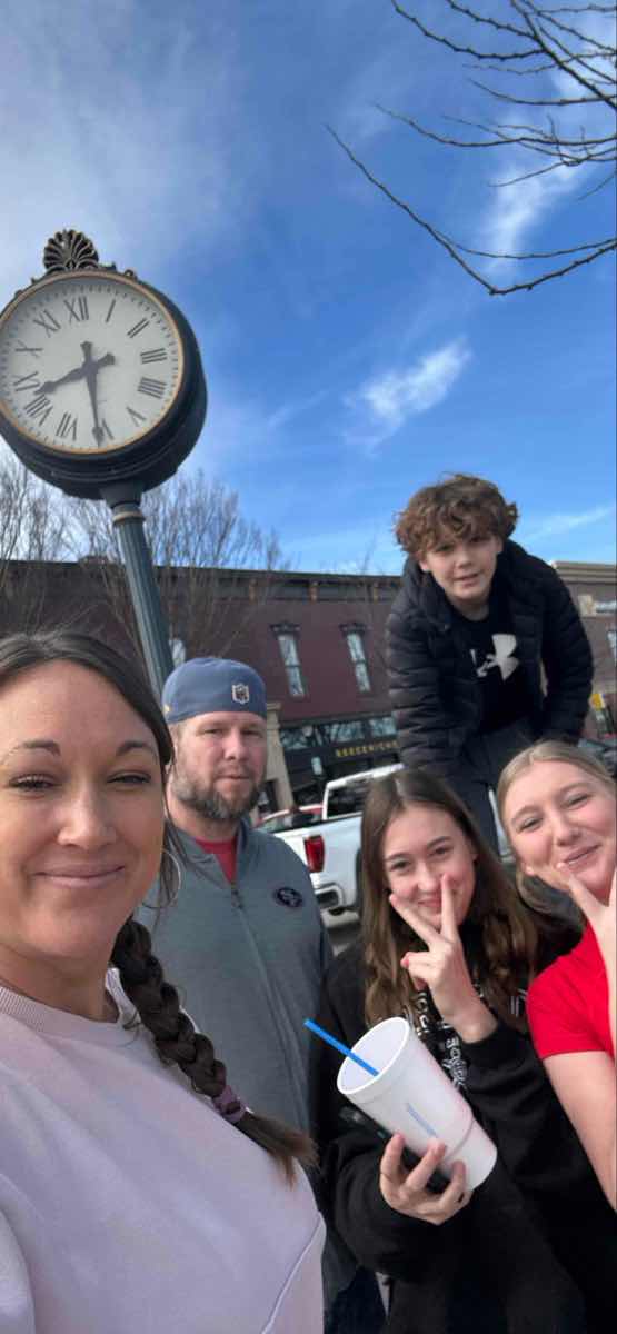 Lee's Summit Scavenger Hunt scavenger hunt photos