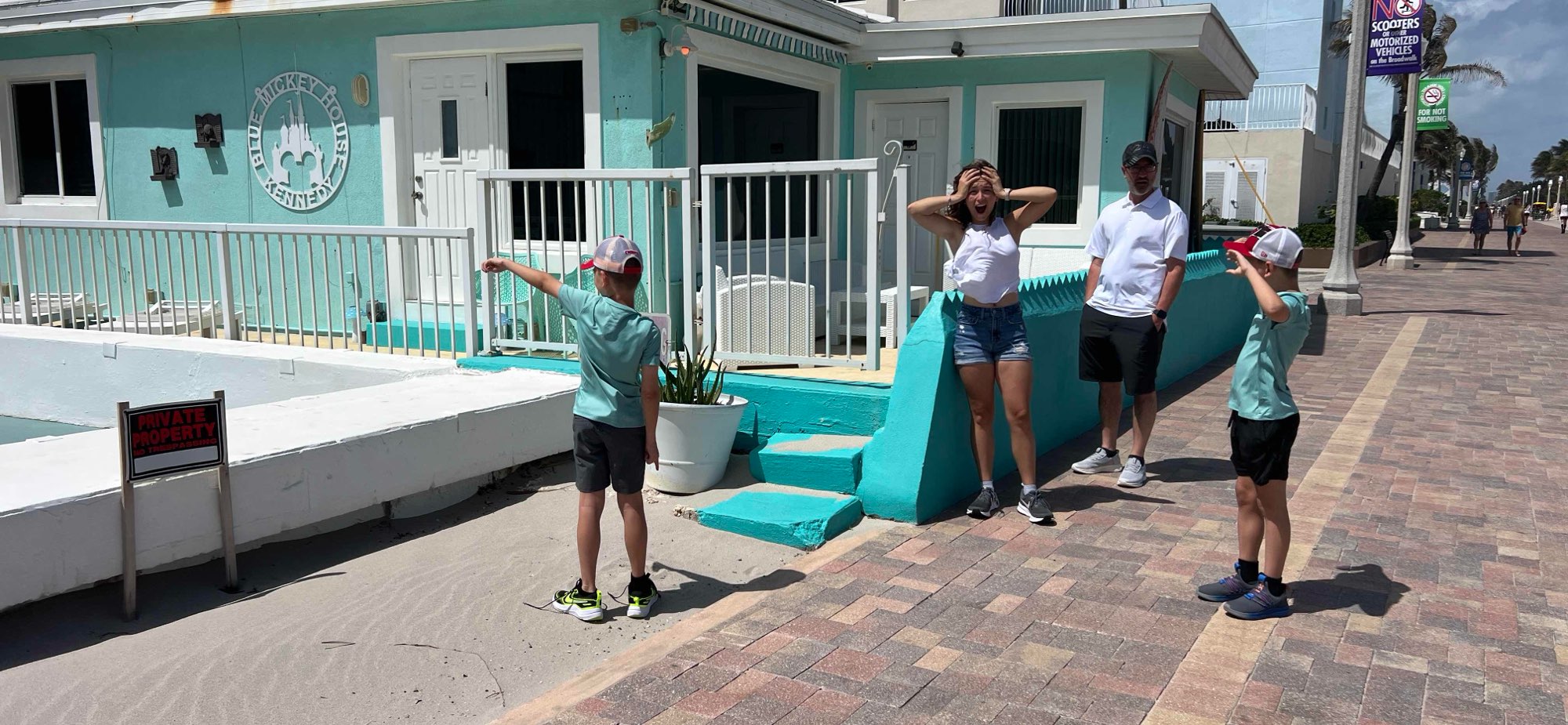 Hollywood Ghost Tour scavenger hunt photos