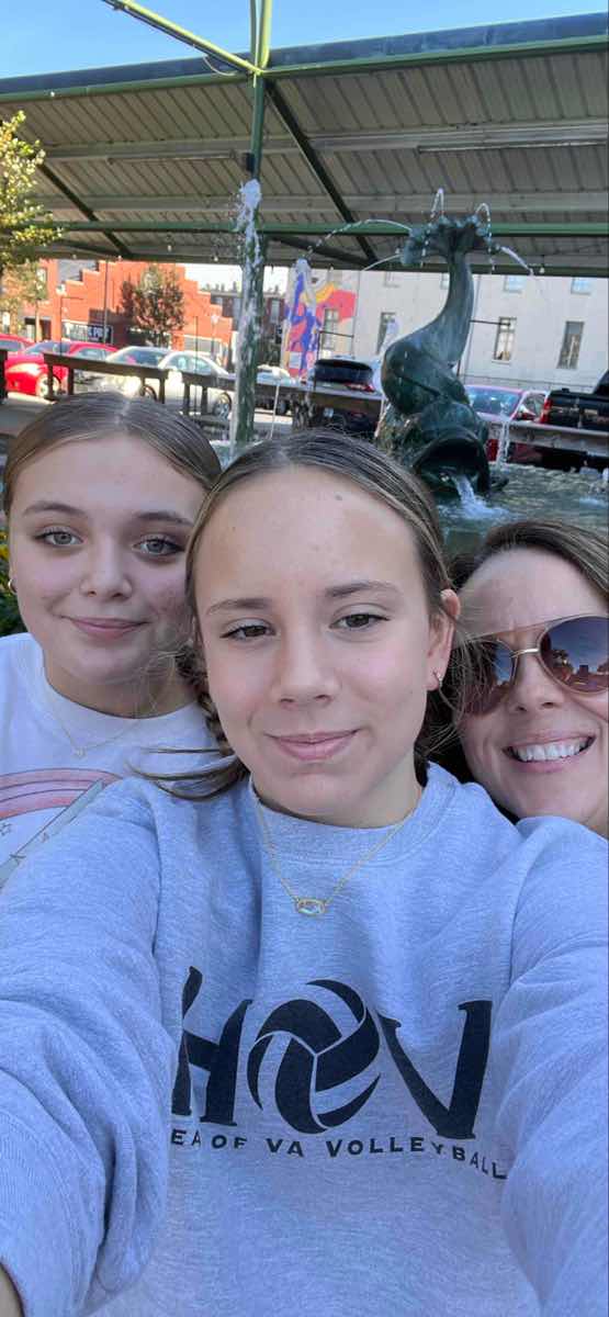 v&acirc;n&abreve;toare de comori pentru team building