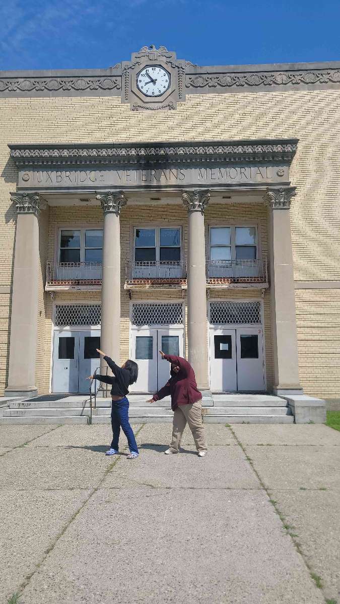 &Phi;&omega;&tau;&omicron;&gamma;&rho;&alpha;&phi;ί&epsi;&sigmav; &kappa;&upsi;&nu;&eta;&gamma;&iota;&omicron;ύ &theta;&eta;&sigma;&alpha;&upsi;&rho;&omicron;ύ Uxbridge