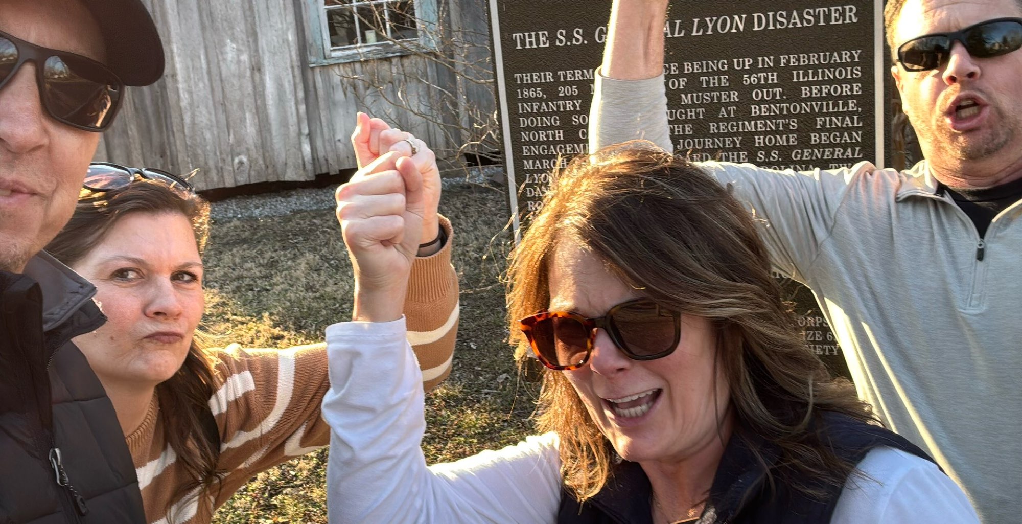 team building scavenger hunt