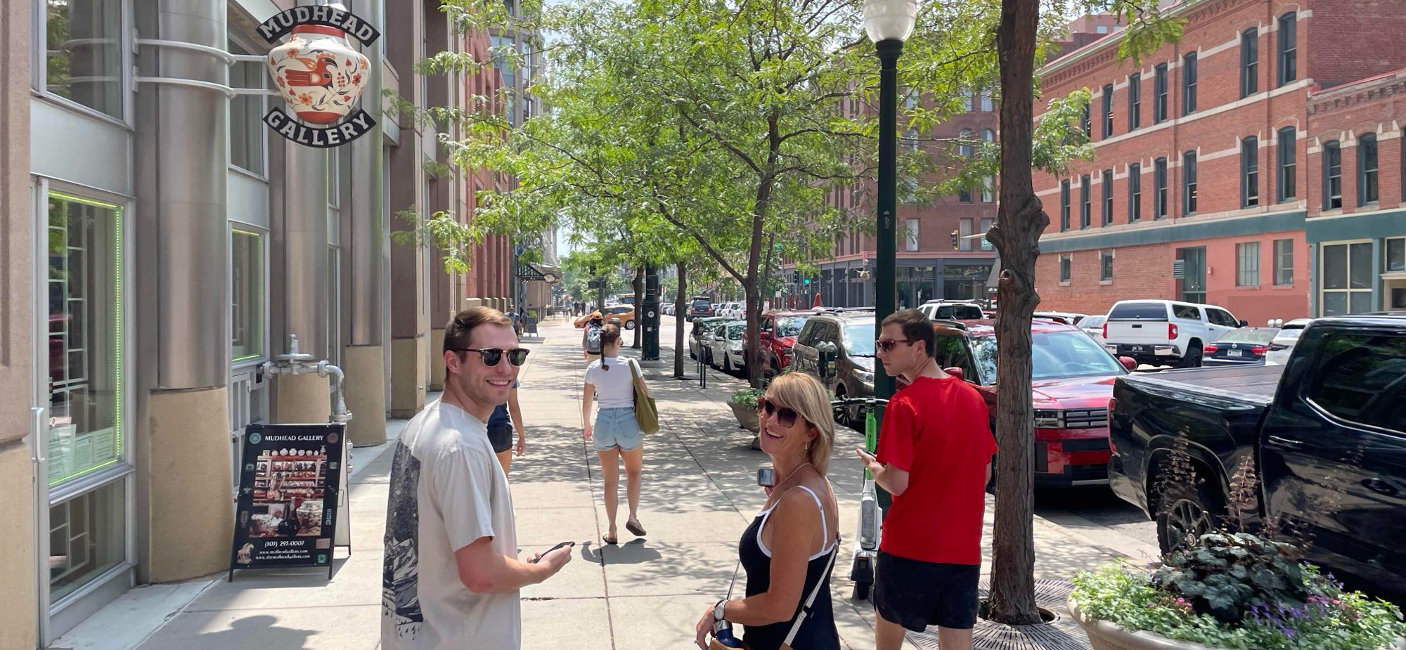 Zdjęcia polowania na padlinożerców na Uniwersytecie w Denver