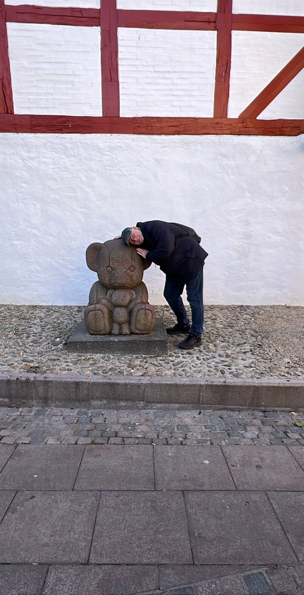 team building scavenger hunt