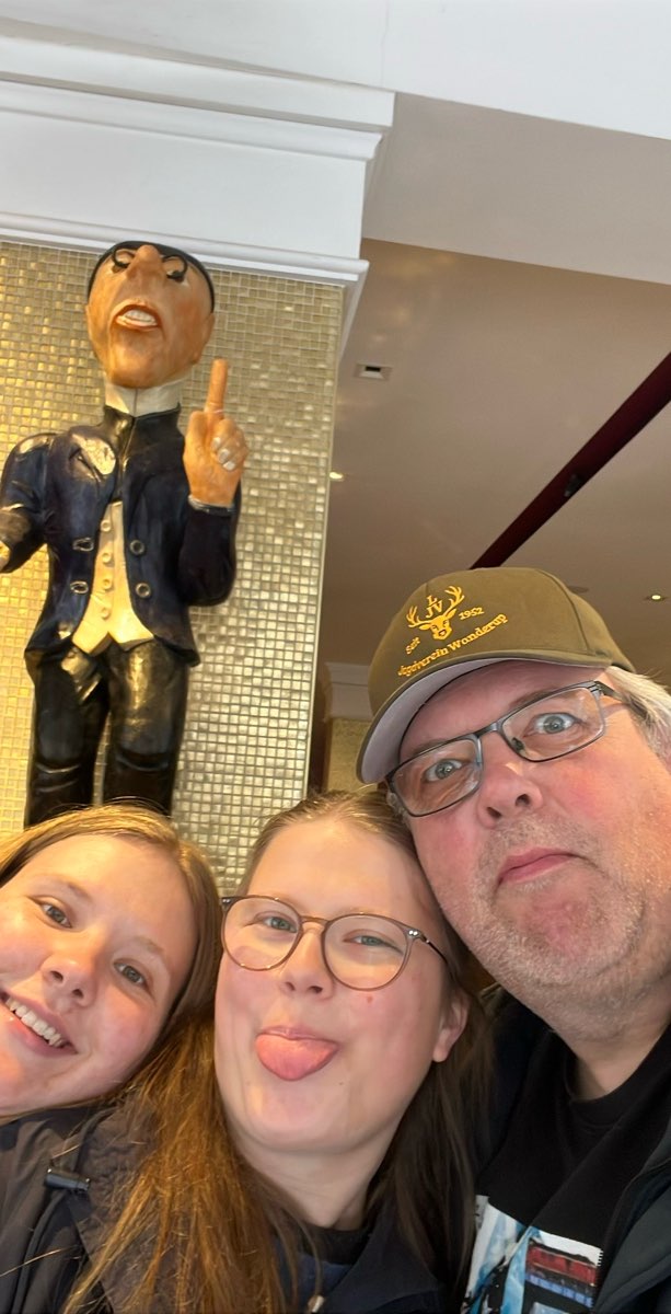 team building scavenger hunt