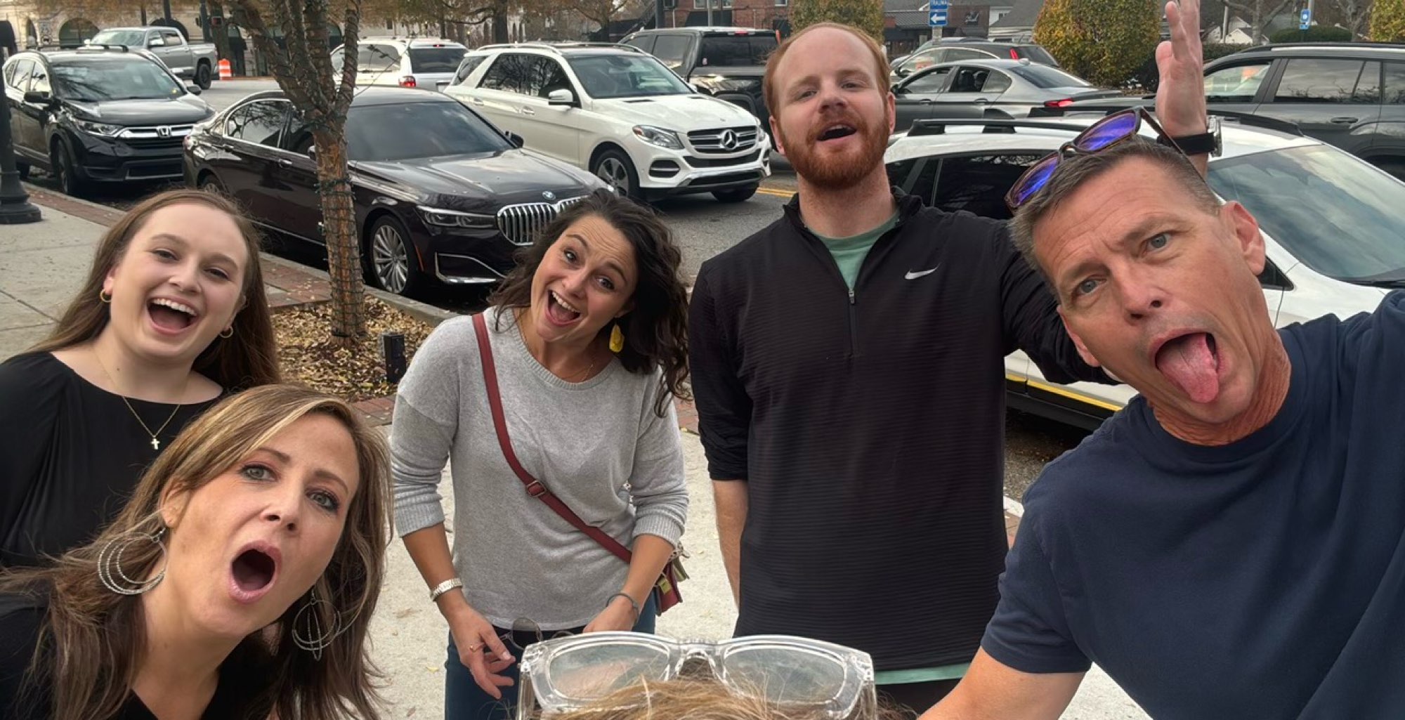 team building scavenger hunt