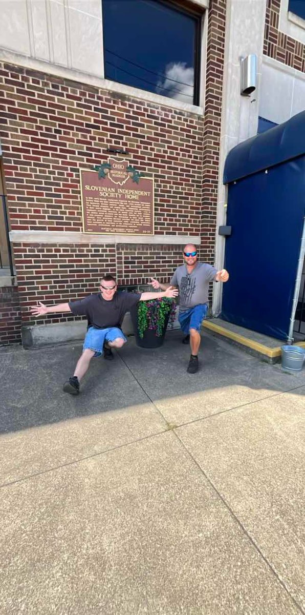 team building scavenger hunt