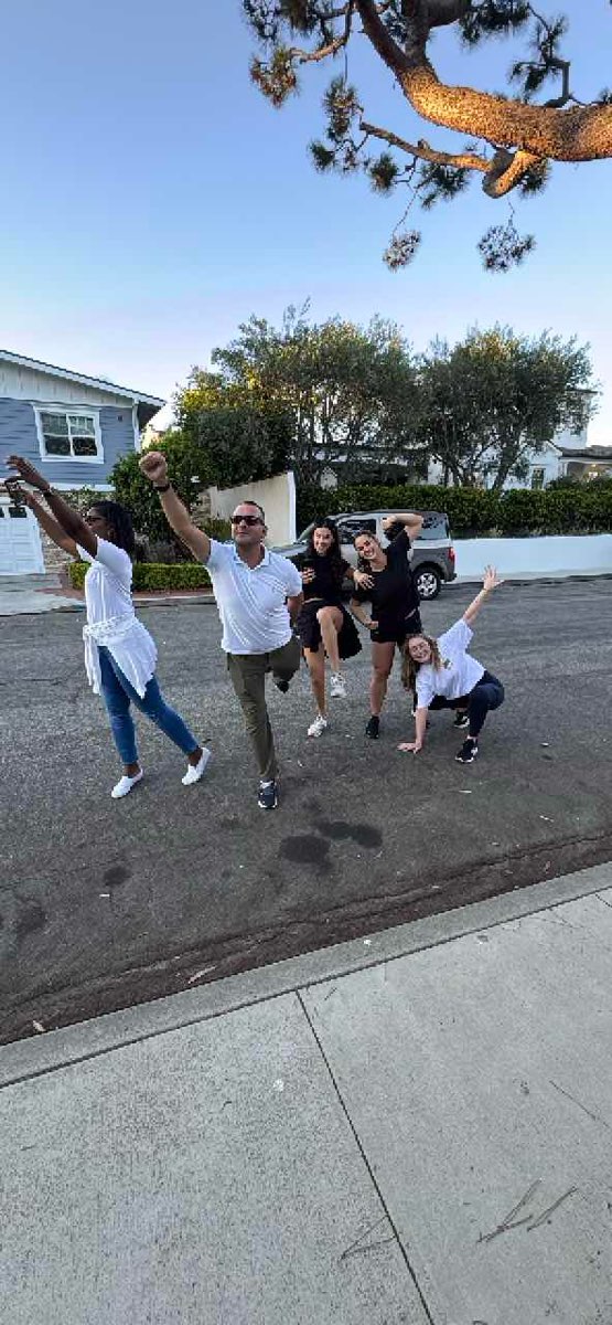 Manhattan Beach Scavenger Hunt scavenger hunt photos