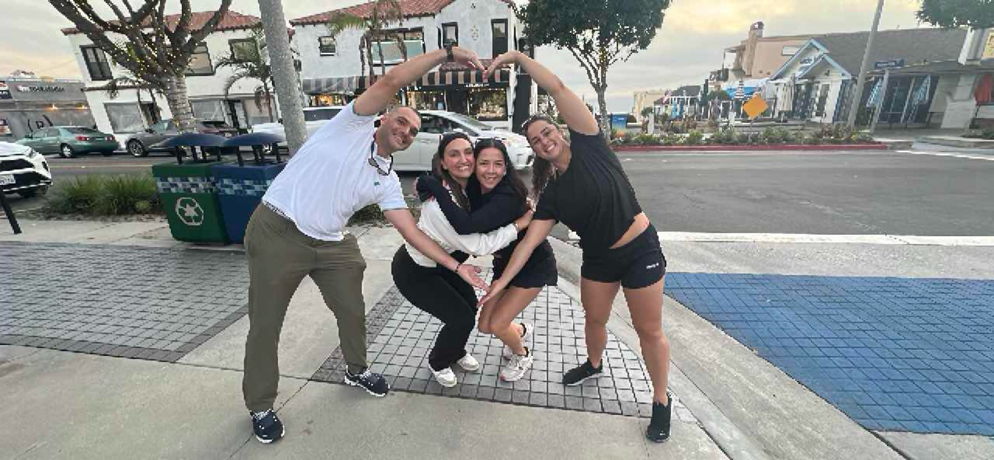 Manhattan Beach Scavenger Hunt scavenger hunt photos