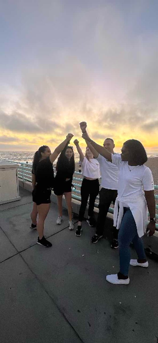 Manhattan Beach Scavenger Hunt scavenger hunt photos