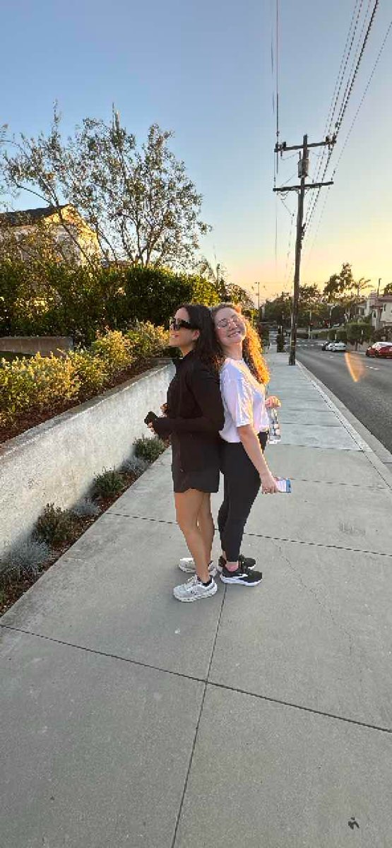 Manhattan Beach Scavenger Hunt scavenger hunt photos