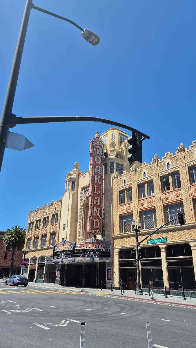 Zdjęcia z gry terenowej w Oakland w Kalifornii