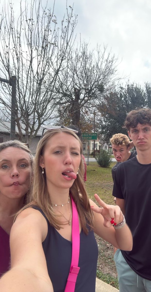 &Phi;&omega;&tau;&omicron;&gamma;&rho;&alpha;&phi;ί&epsi;&sigmav; &pi;&epsi;&rho;&iota;&pi;έ&tau;&epsi;&iota;&alpha;&sigmav; &sigma;&tau;&omicron; &Phi;έ&tau;&epsi;&beta;&iota;&lambda; &tau;&omicron;&upsi; &Tau;έ&xi;&alpha;&sigmav;