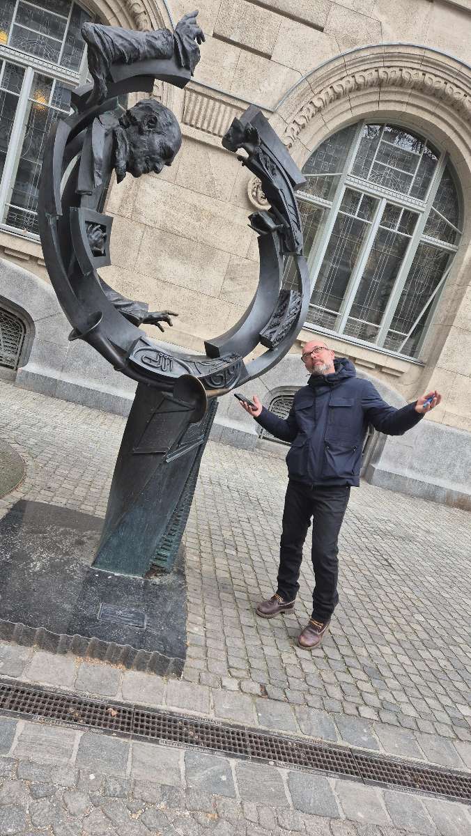 team building scavenger hunt