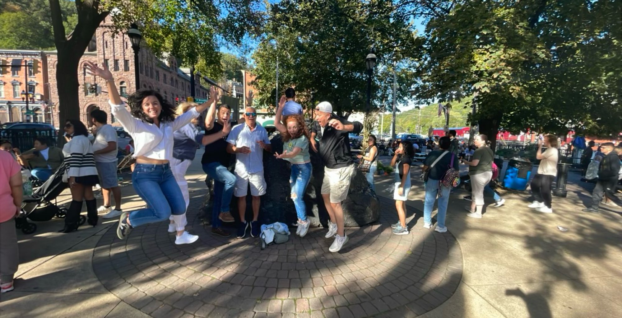 team building scavenger hunt