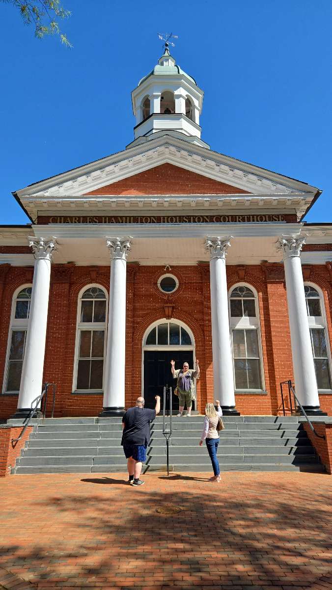 team building scavenger hunt