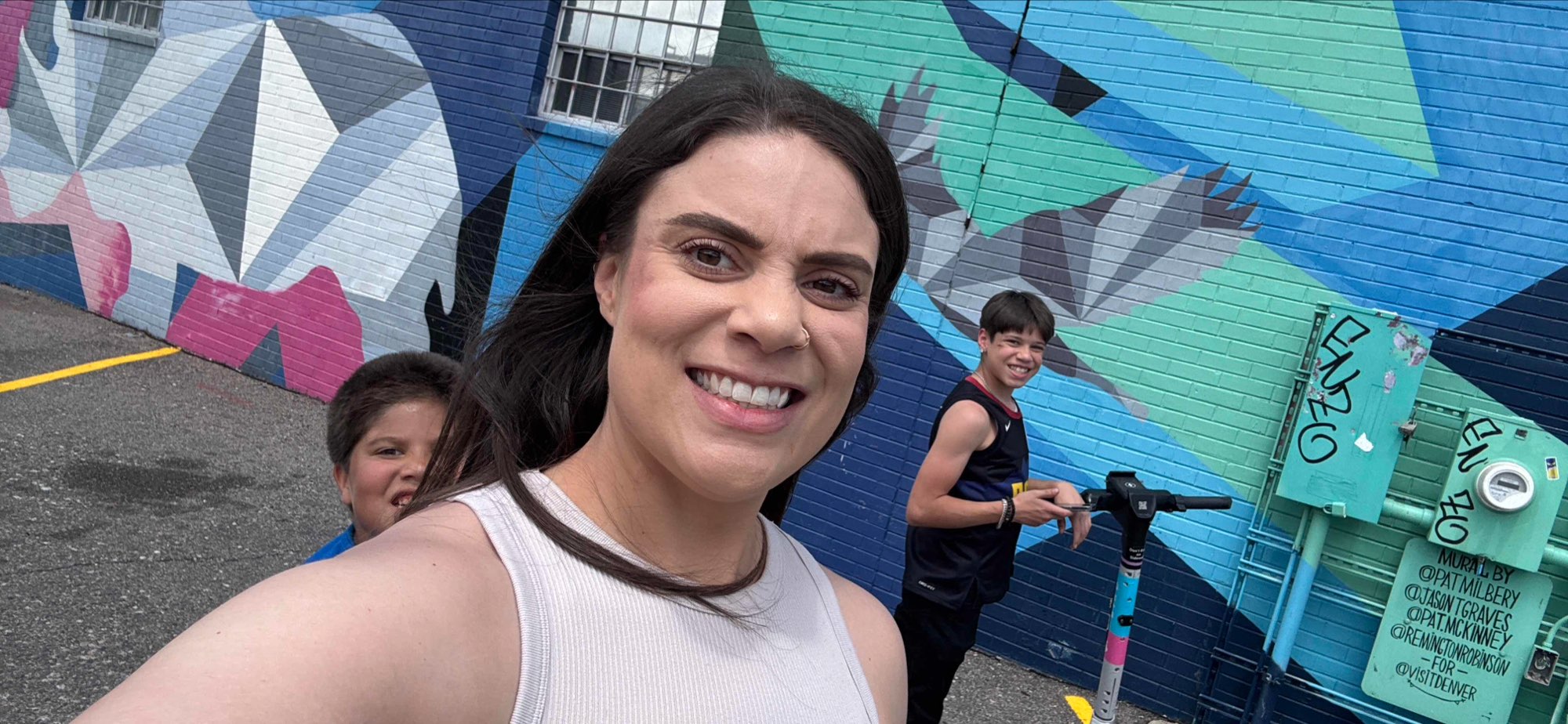 Zdjęcia polowania na padlinożerców na Uniwersytecie w Denver