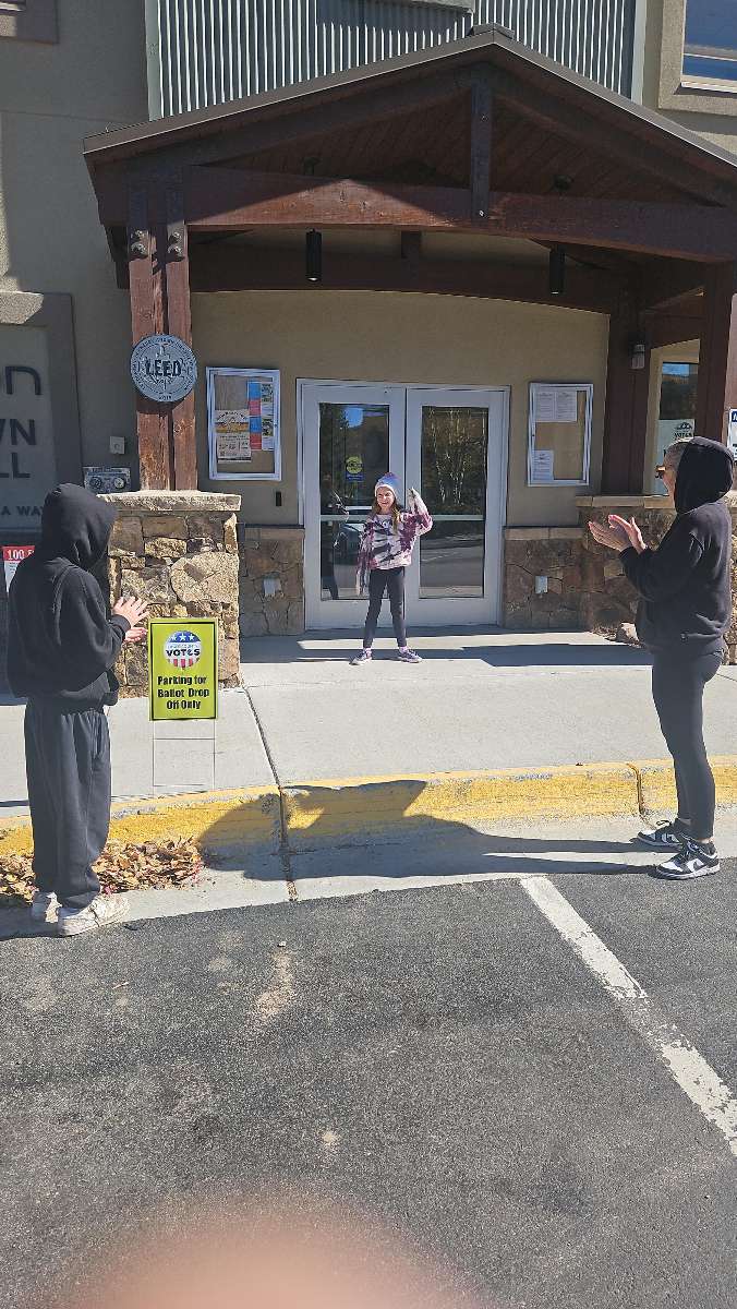 รูปภาพ scavenger hunt Avon