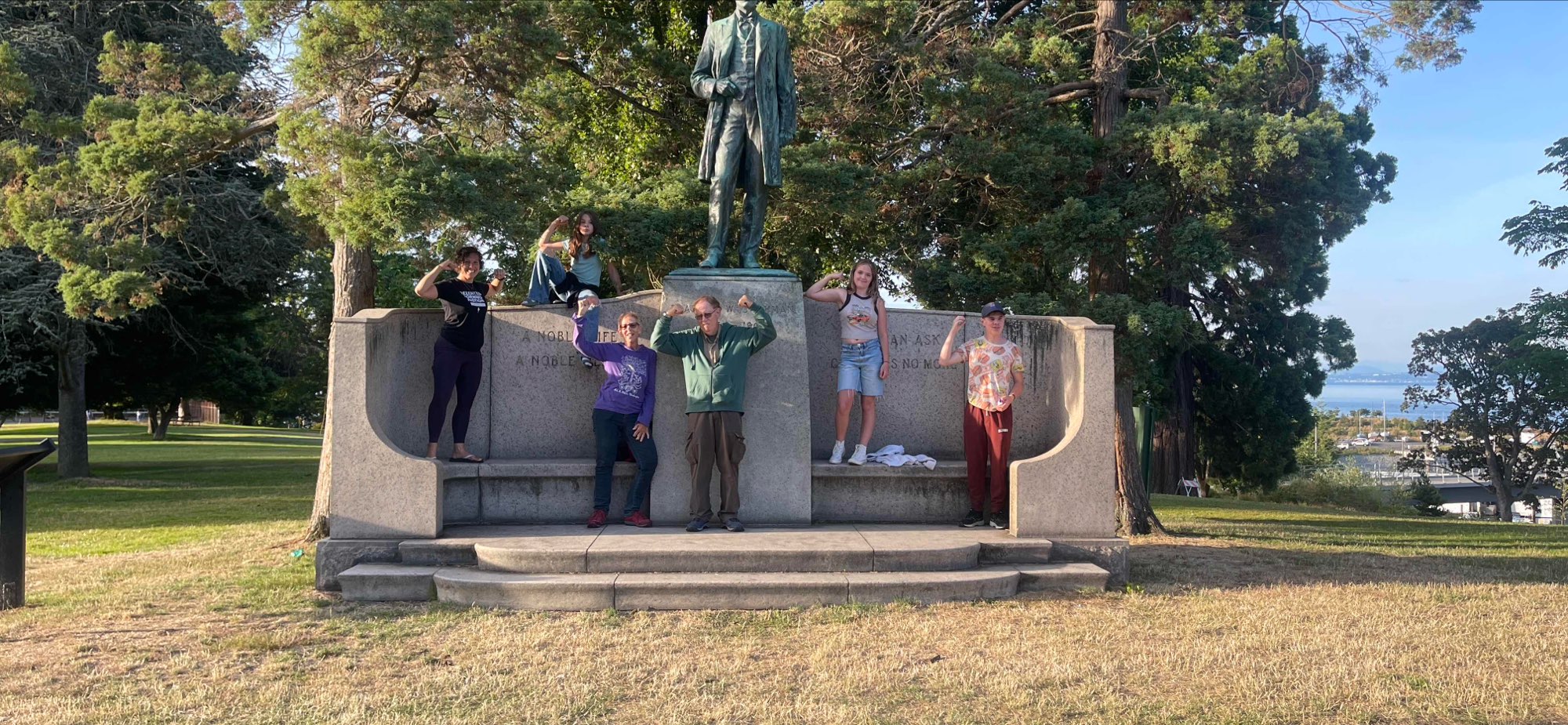 team building scavenger hunt