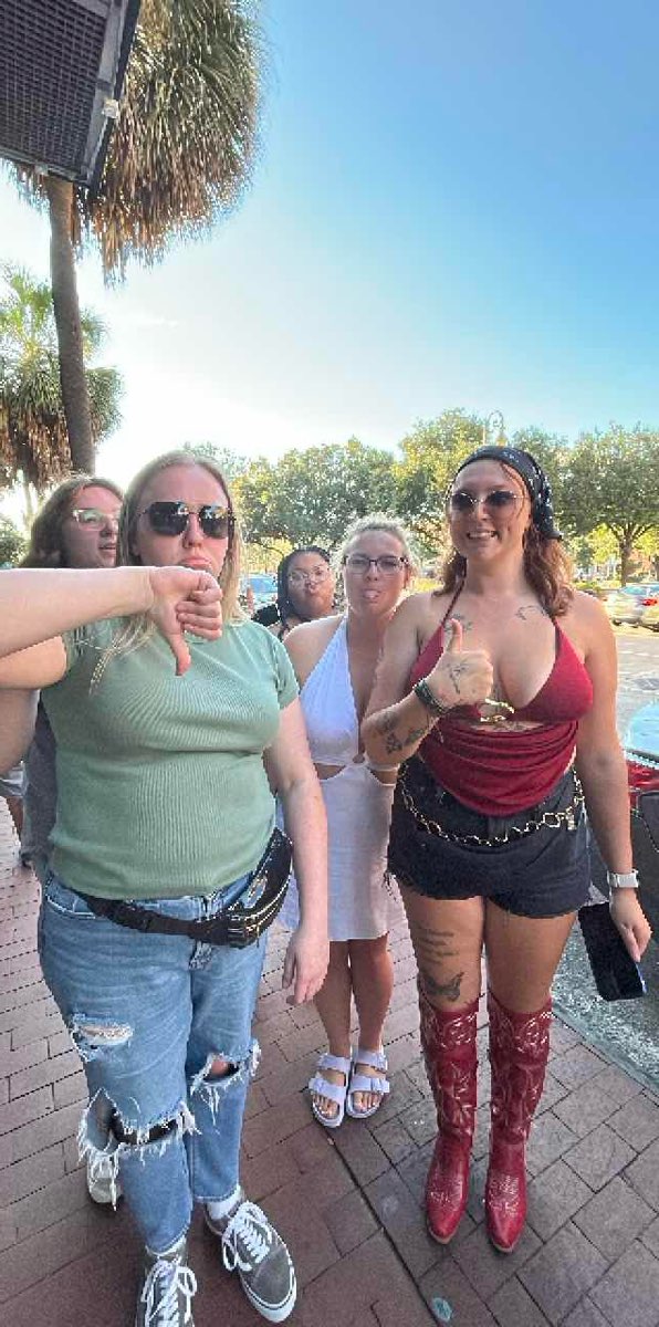 Savannah Georgia Bar Crawl scavenger hunt photos