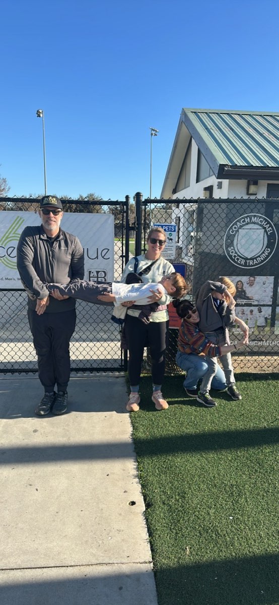 Fotografii cu V&acirc;n&abreve;toarea de Comori &icirc;n Centrul Orașului Huntington Beach