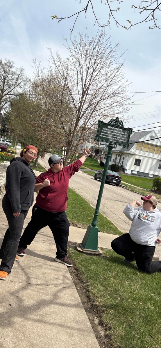 Monmouth Illinois Scavenger Hunt scavenger hunt photos