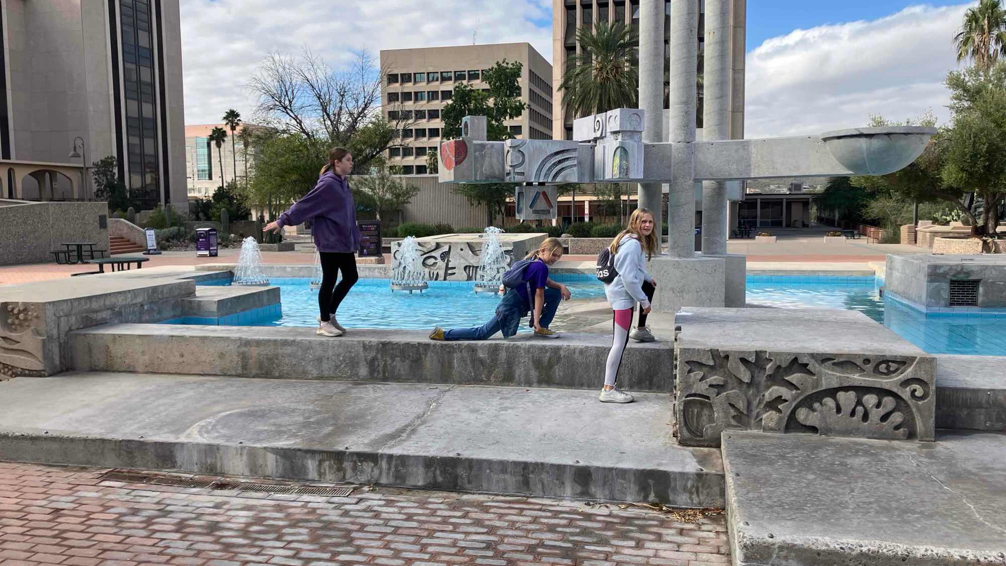 Tucson Bar Crawl 寻宝游戏照片