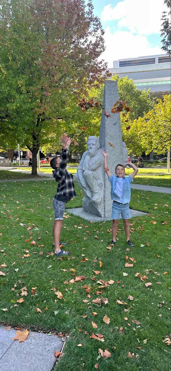 team building scavenger hunt